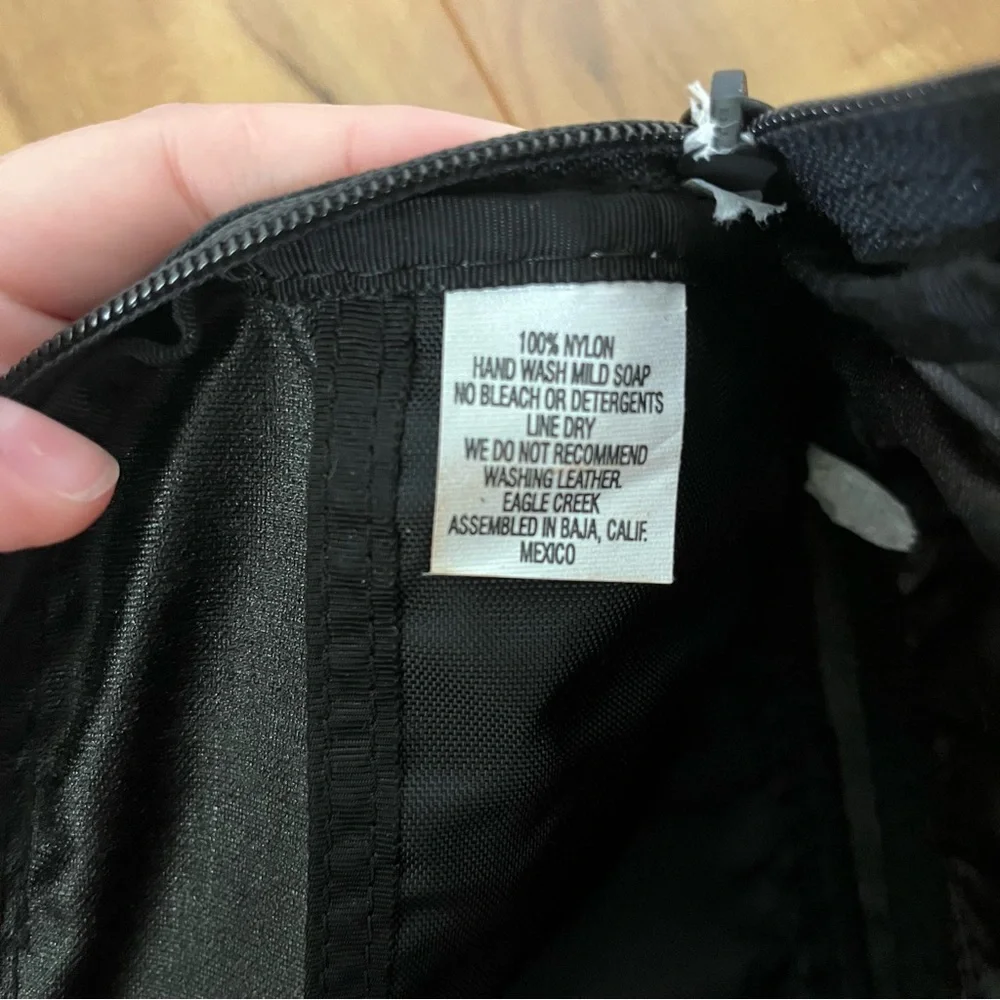 Vintage L.L. Bean Classic Black Waist Bag - Picture 6 of 7